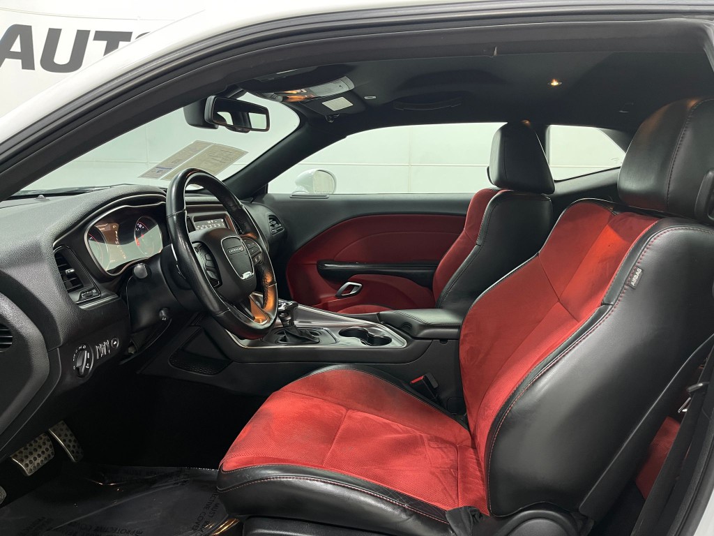 2019 Dodge Challenger Image 11