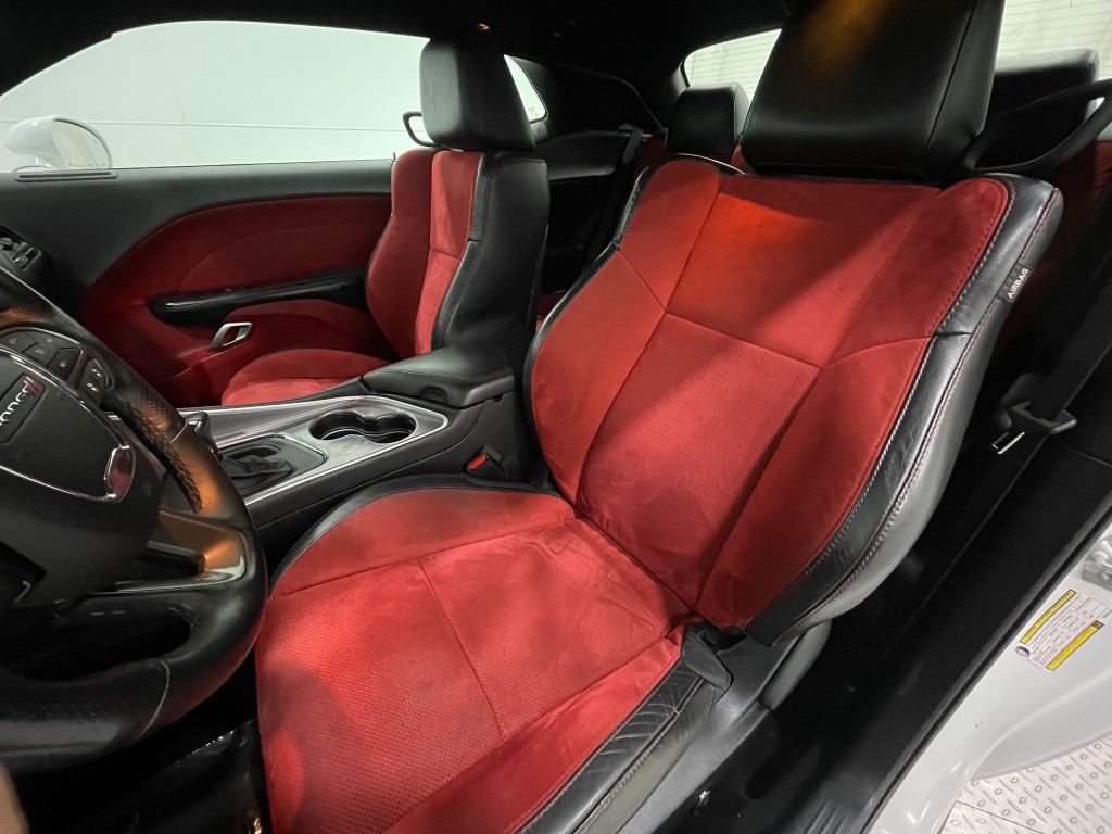 2019 Dodge Challenger Image 12