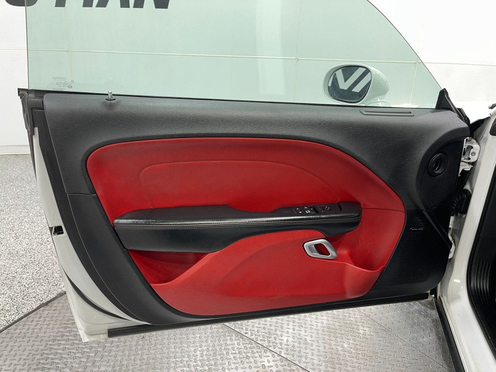 2019 Dodge Challenger Image 13