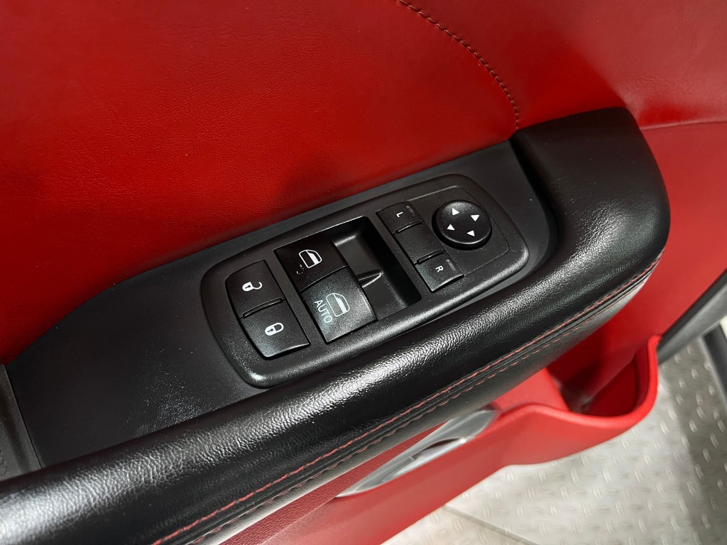 2019 Dodge Challenger Image 14