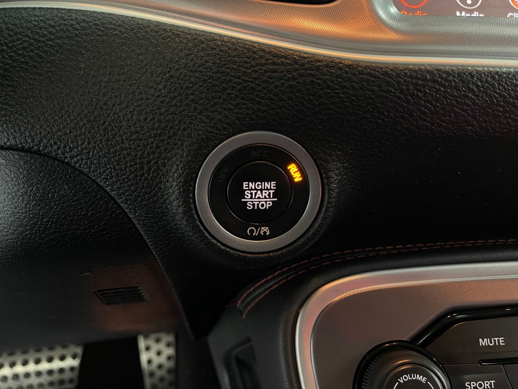 2019 Dodge Challenger Image 20