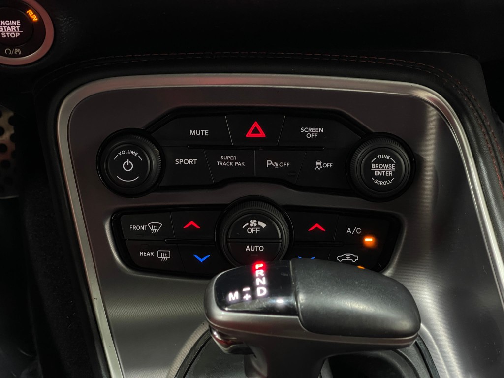 2019 Dodge Challenger Image 24