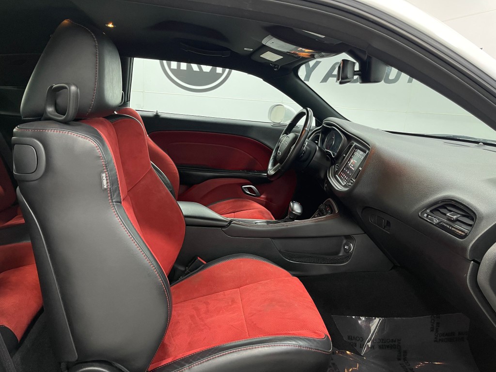 2019 Dodge Challenger Image 31