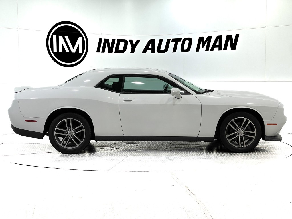 2019 Dodge Challenger Image 3