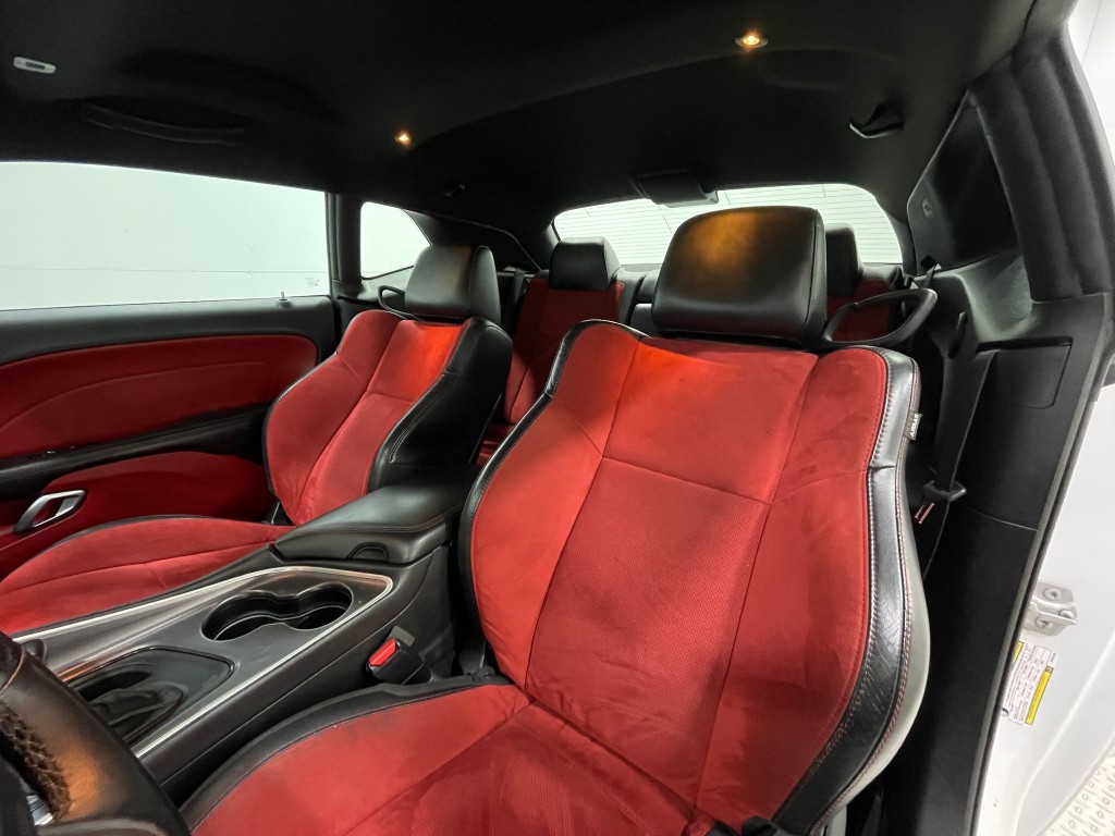 2019 Dodge Challenger Image 12
