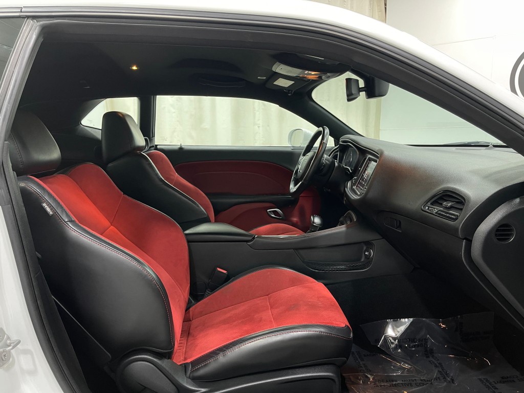 2019 Dodge Challenger Image 31
