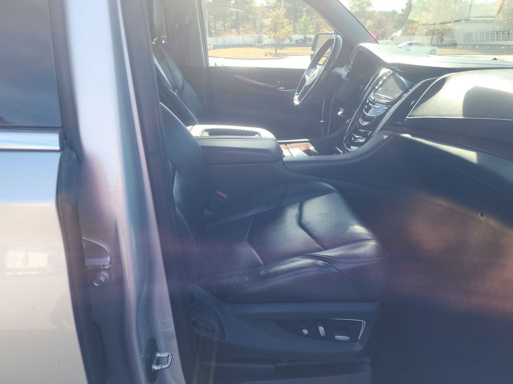2018 Cadillac Escalade Image 6