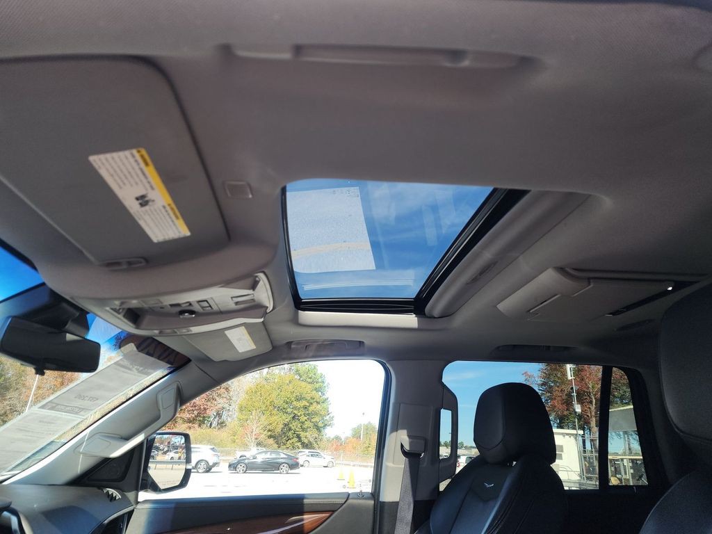 2018 Cadillac Escalade Image 9