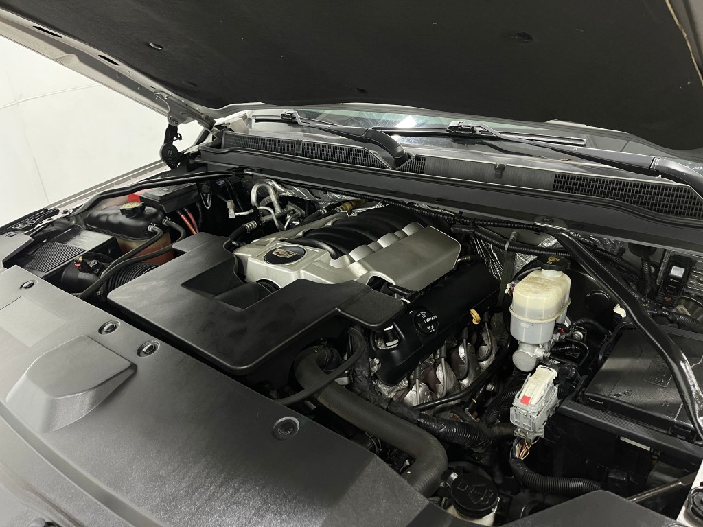 2018 Cadillac Escalade Image 32