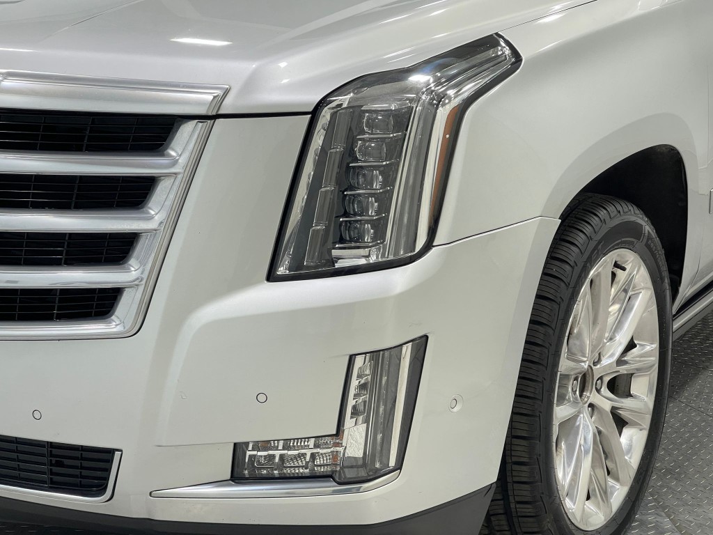 2018 Cadillac Escalade Image 39
