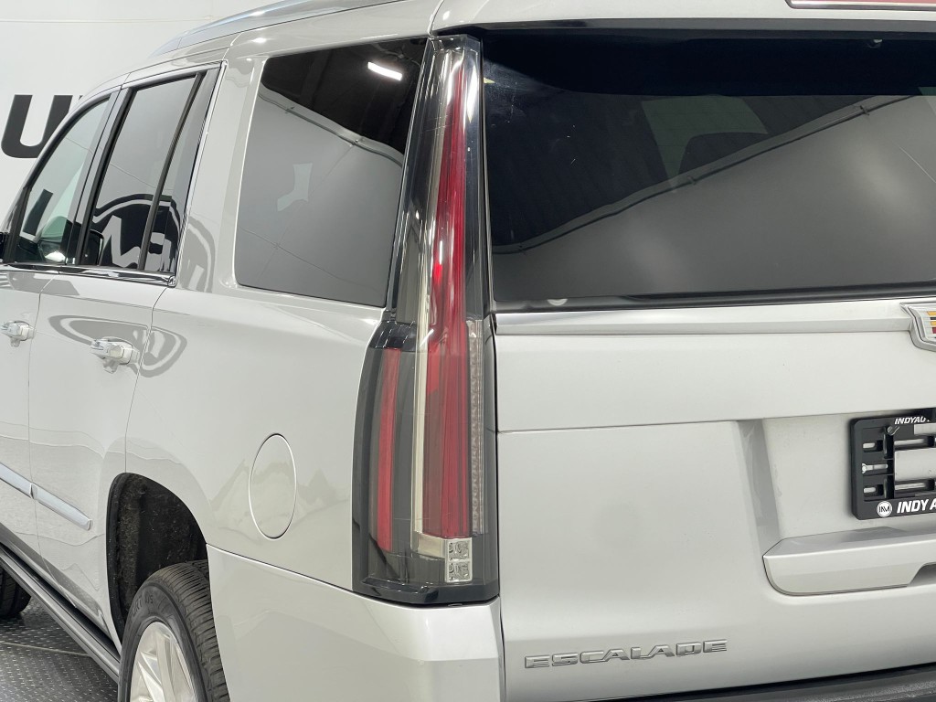 2018 Cadillac Escalade Image 40