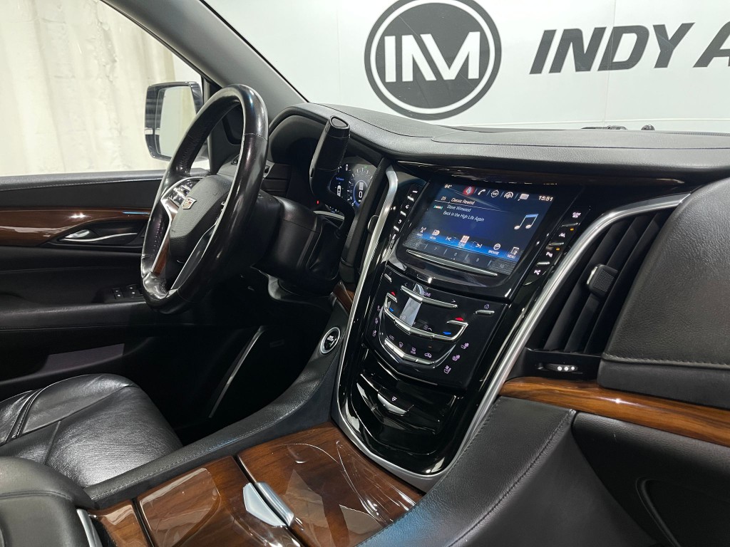 2018 Cadillac Escalade Image 21