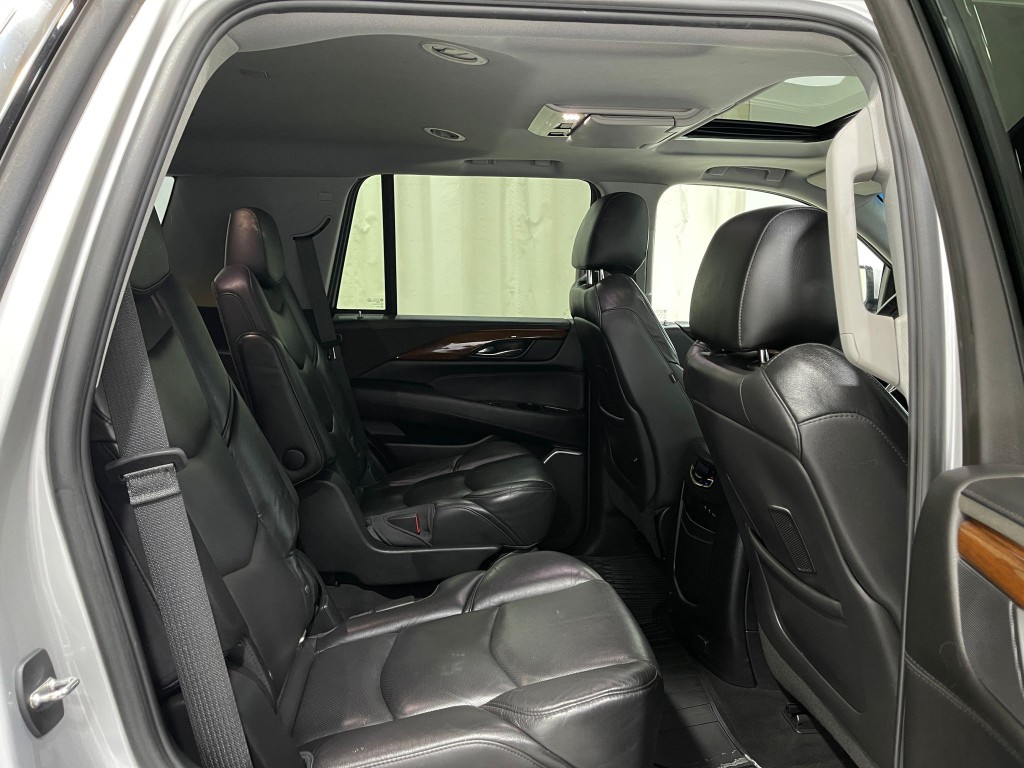 2018 Cadillac Escalade Image 34