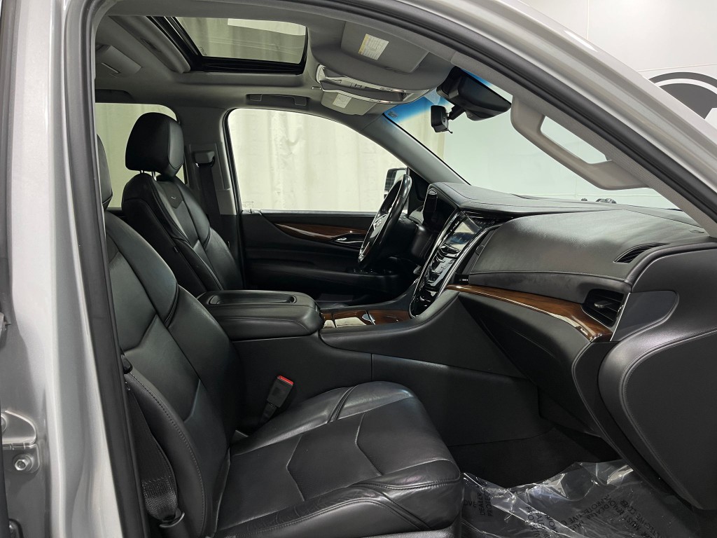 2018 Cadillac Escalade Image 35