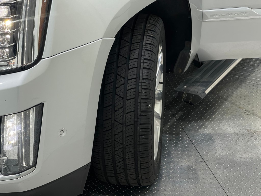 2018 Cadillac Escalade Image 39