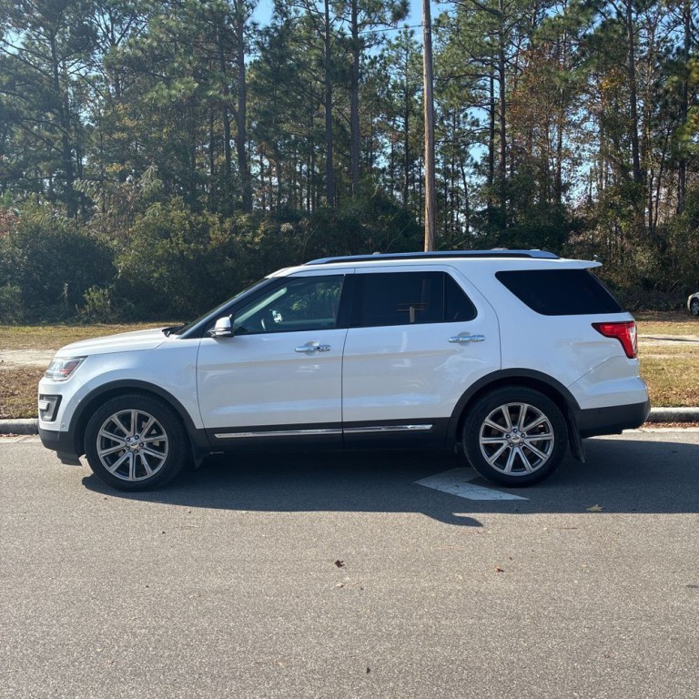 2017 Ford Explorer Image 4