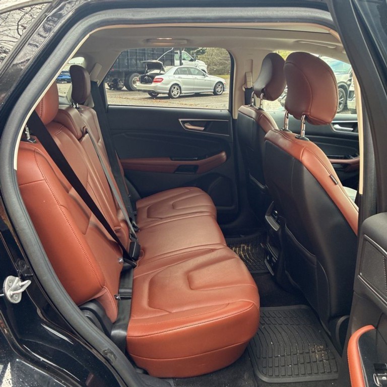 2017 Ford Edge Image 13