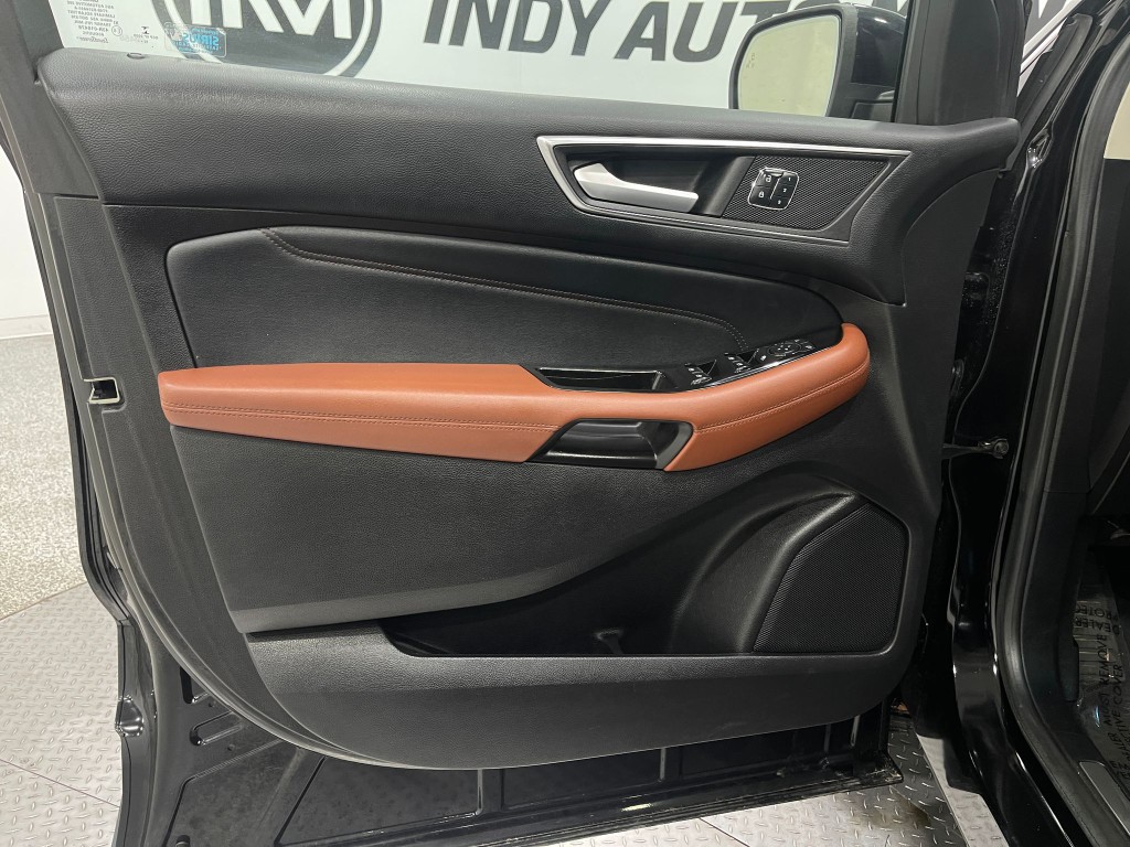 2017 Ford Edge Image 15