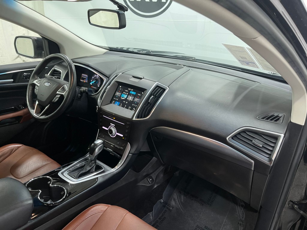 2017 Ford Edge Image 20