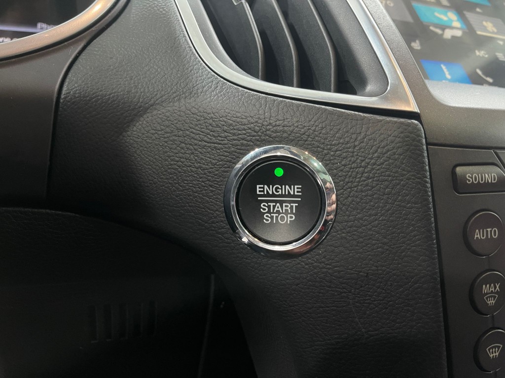 2017 Ford Edge Image 21