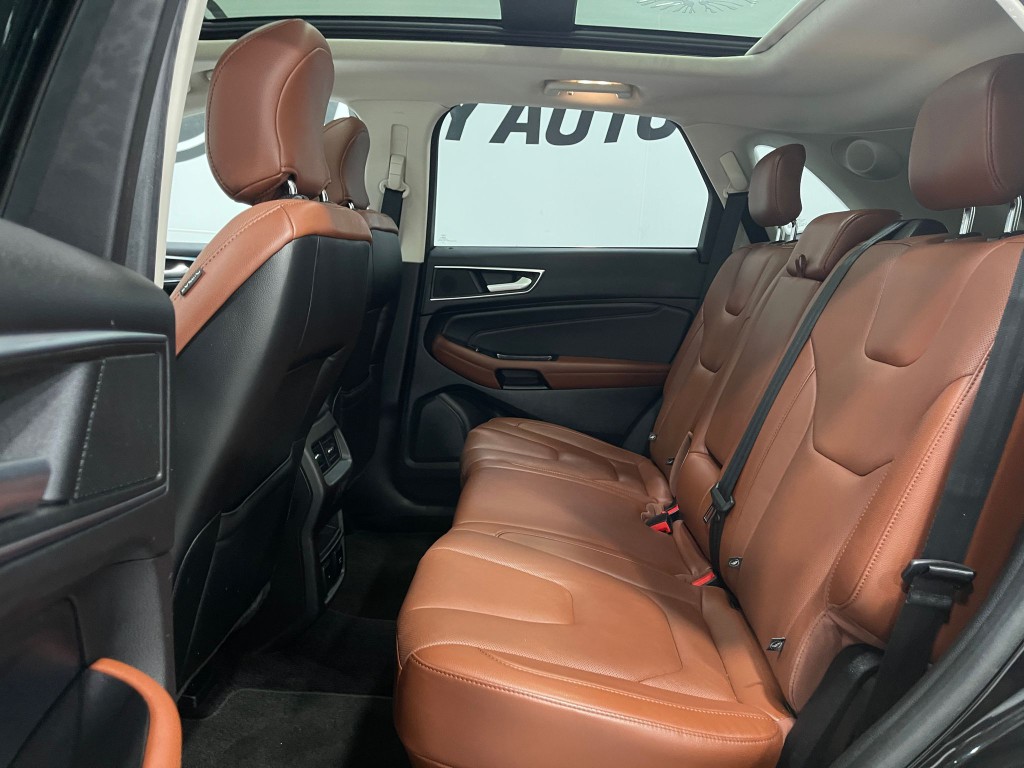 2017 Ford Edge Image 31