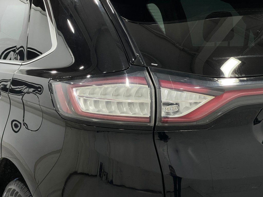 2017 Ford Edge Image 35