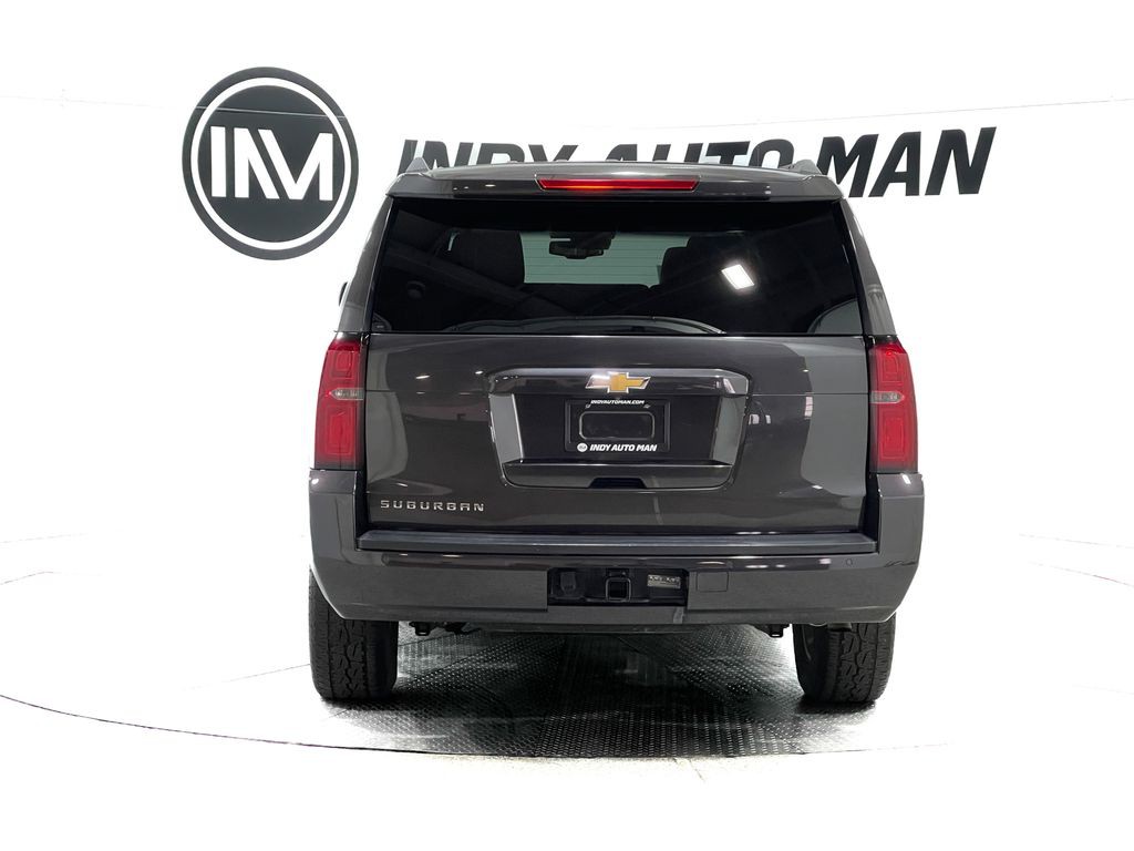 2017 Chevrolet Suburban Image 5