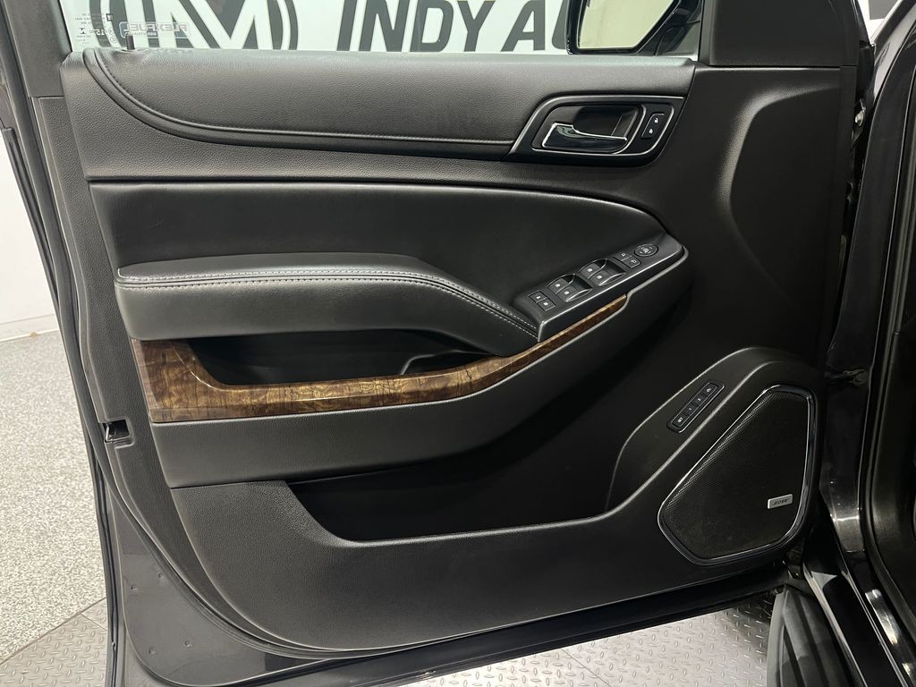 2017 Chevrolet Suburban Image 14