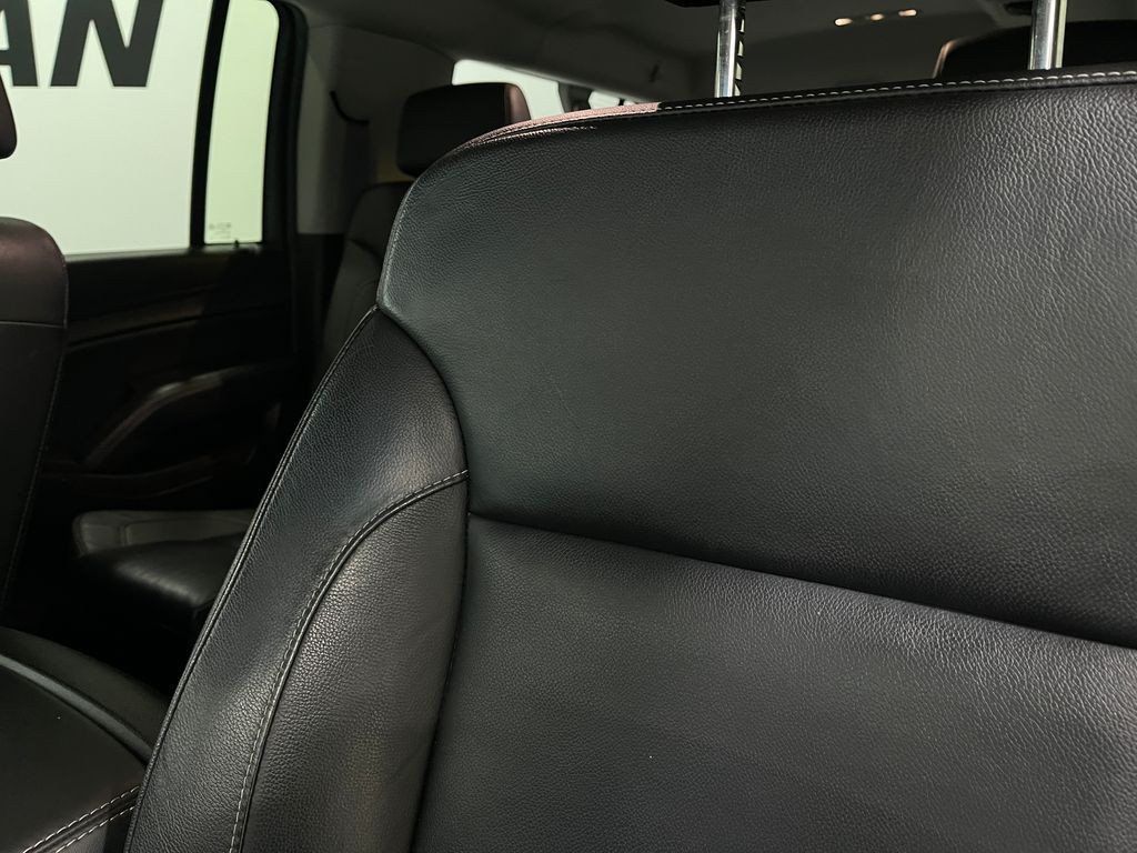 2017 Chevrolet Suburban Image 17