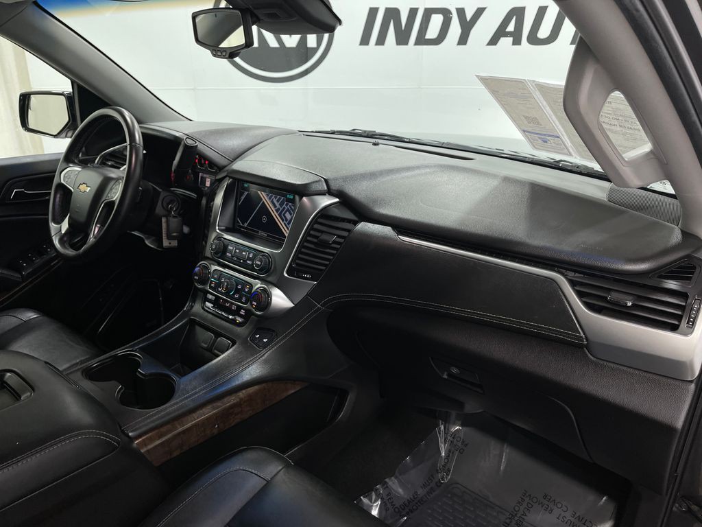 2017 Chevrolet Suburban Image 19