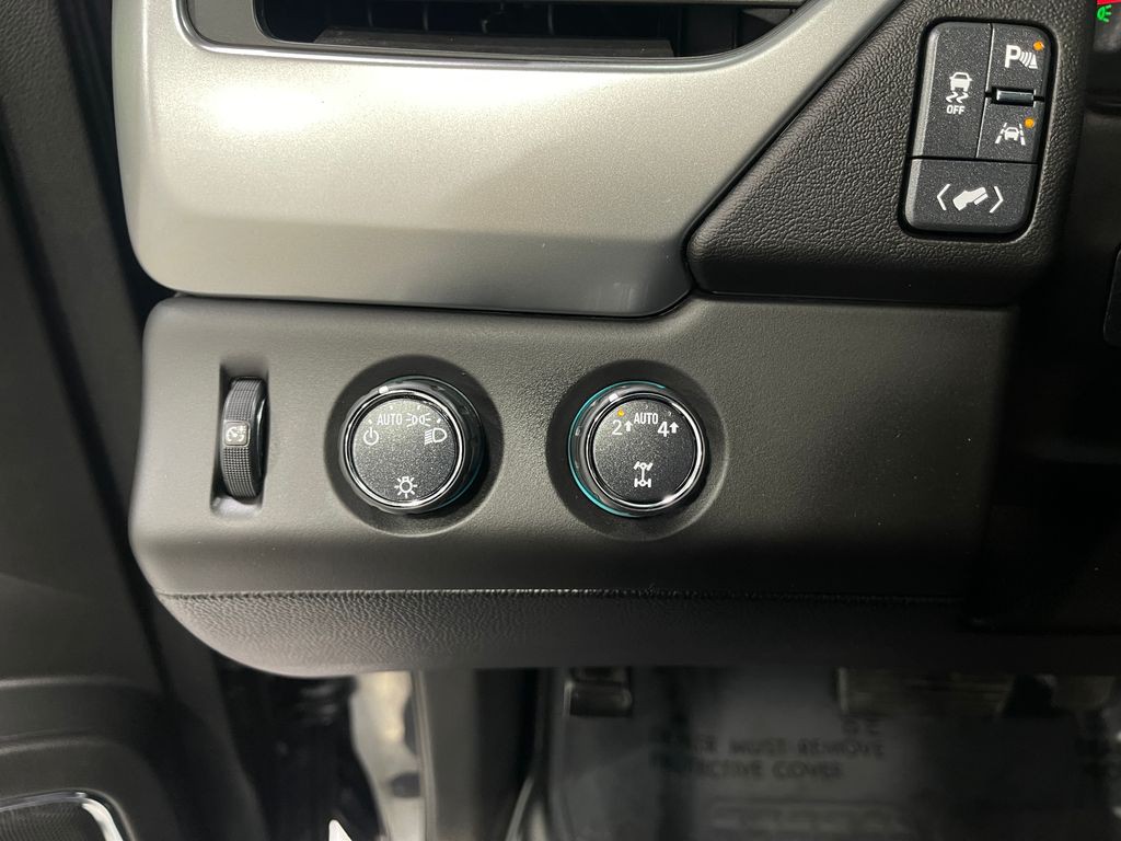 2017 Chevrolet Suburban Image 21