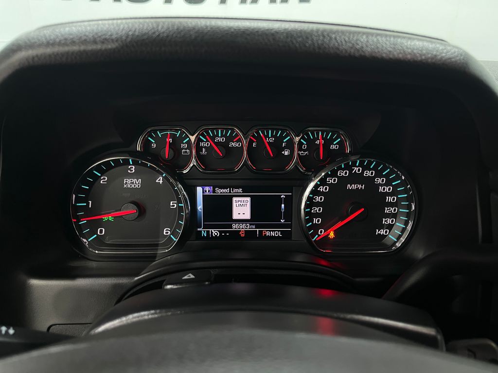 2017 Chevrolet Suburban Image 23