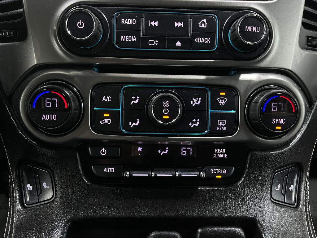 2017 Chevrolet Suburban Image 25