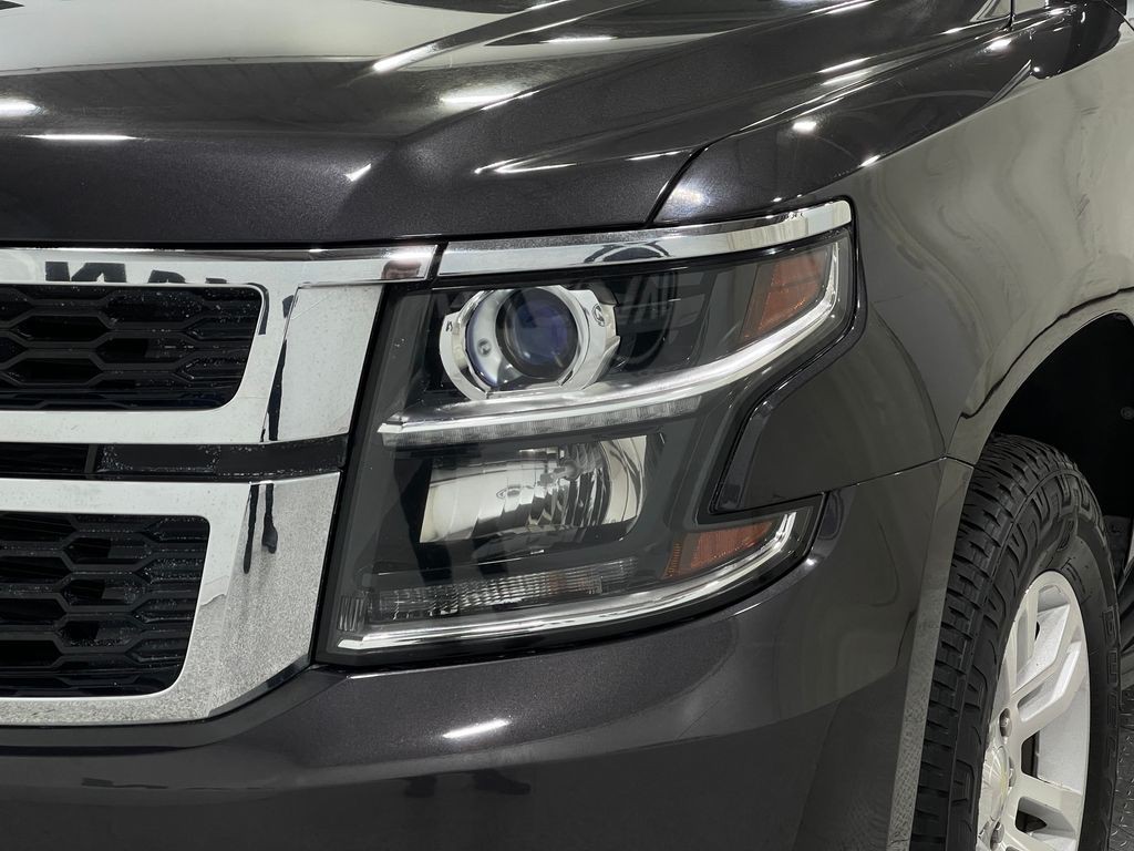 2017 Chevrolet Suburban Image 35