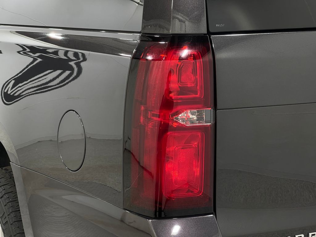 2017 Chevrolet Suburban Image 36