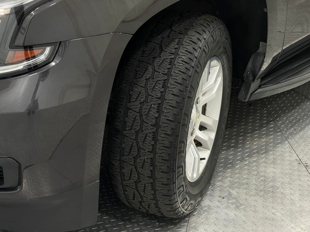 2017 Chevrolet Suburban Image 38