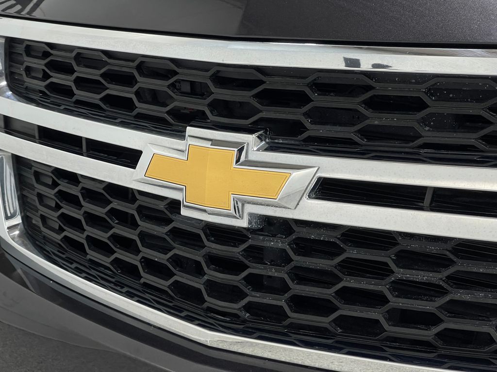 2017 Chevrolet Suburban Image 40