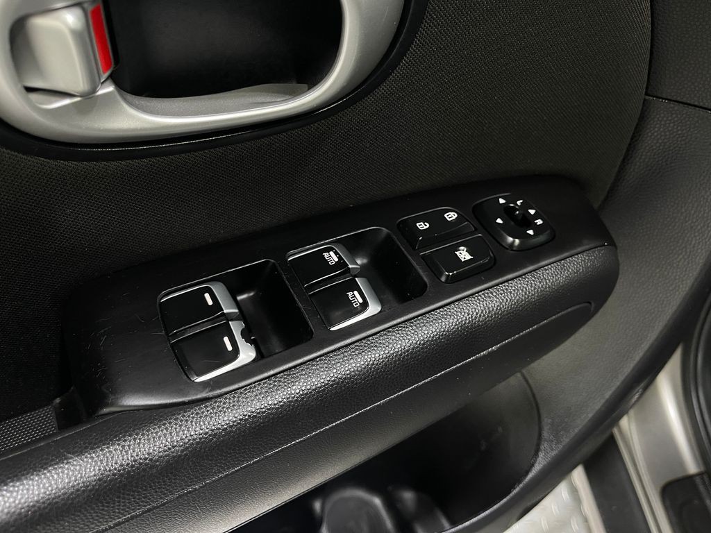 2017 Kia Soul Image 14