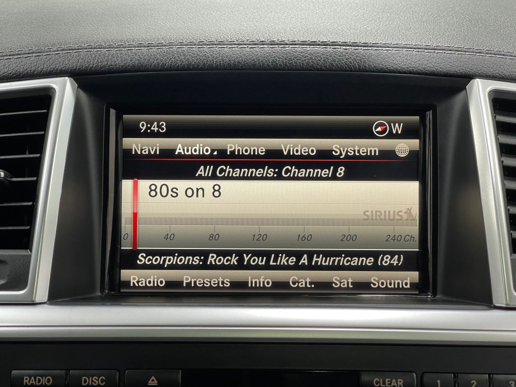 2016 Mercedes-Benz GL-Class Image 26