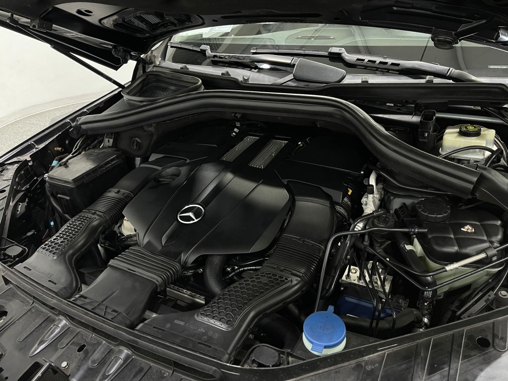 2016 Mercedes-Benz GL-Class Image 30