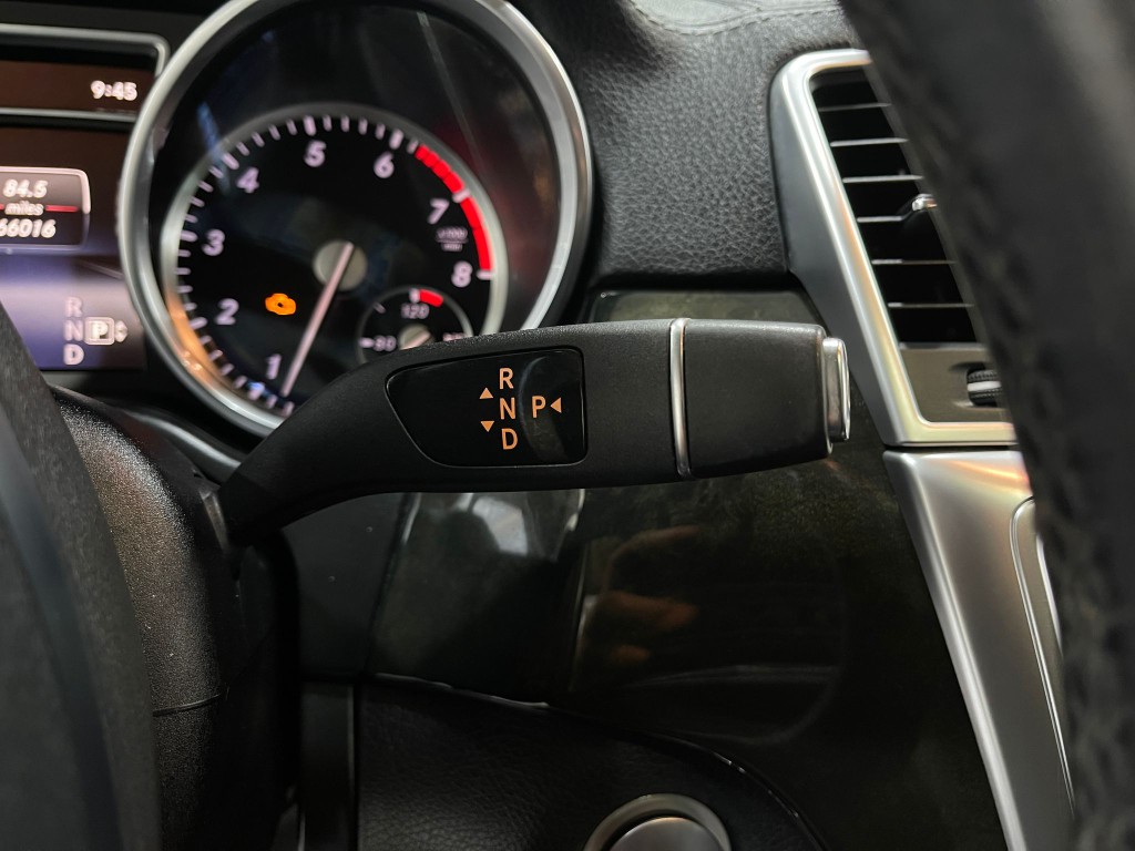 2016 Mercedes-Benz GL-Class Image 31