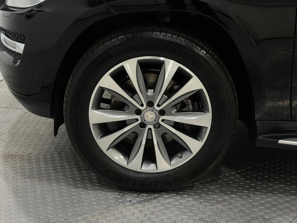 2016 Mercedes-Benz GL-Class Image 39