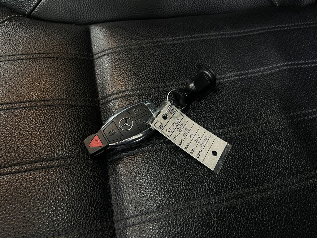 2016 Mercedes-Benz GL-Class Image 41