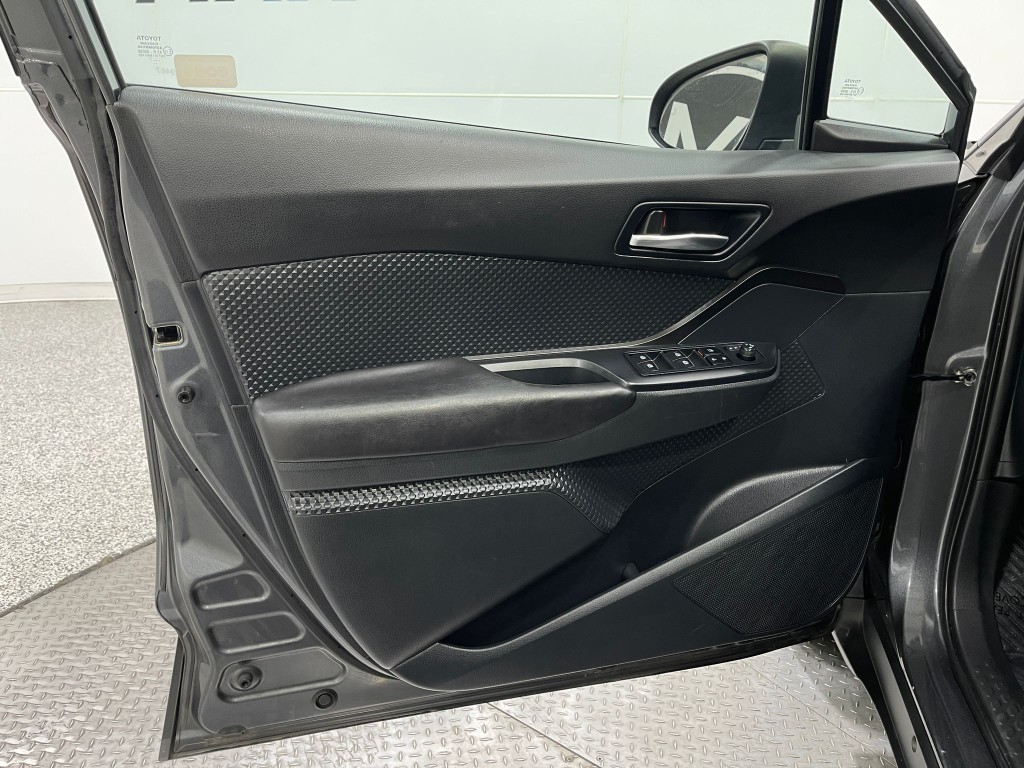 2018 Toyota C-HR Image 13