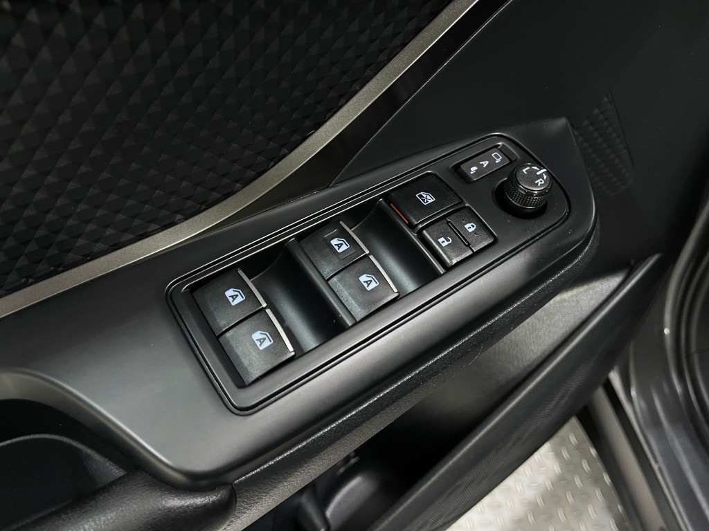 2018 Toyota C-HR Image 14