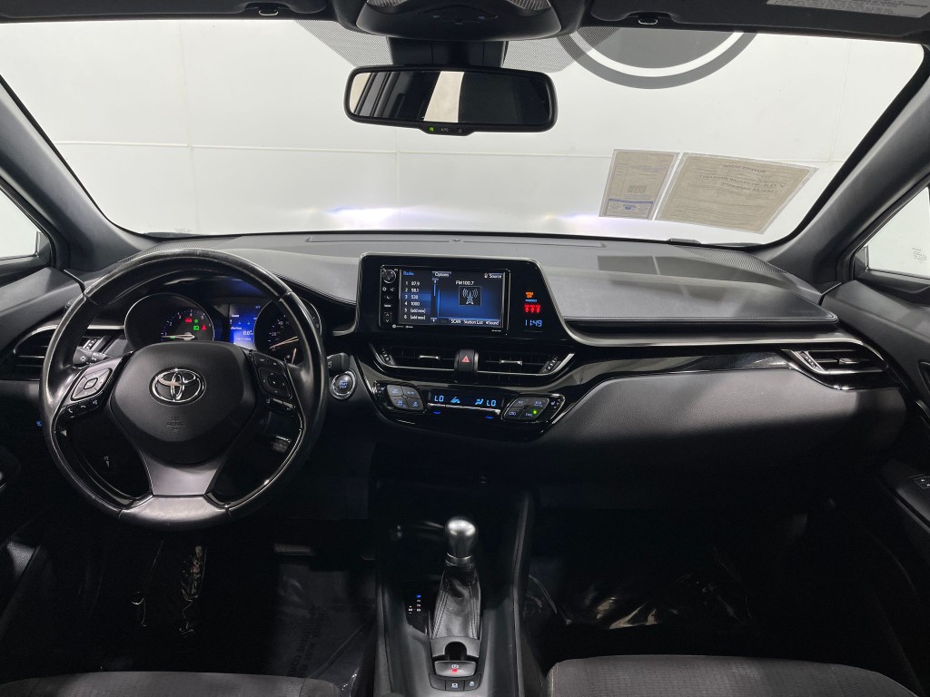 2018 Toyota C-HR Image 17