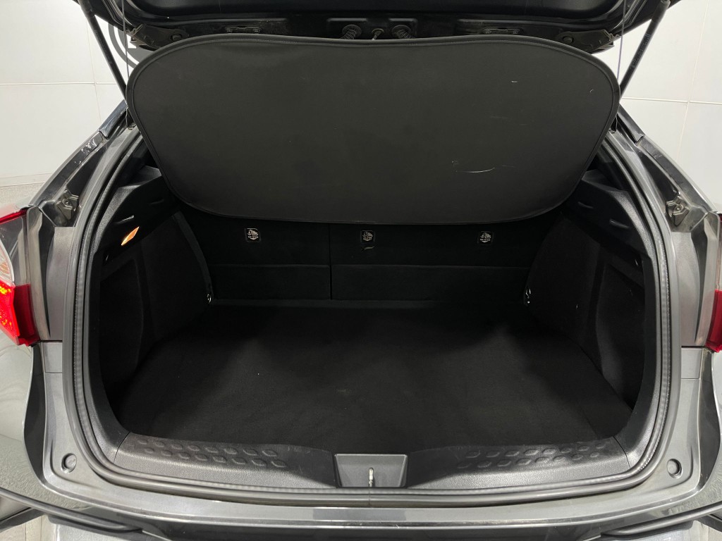2018 Toyota C-HR Image 24