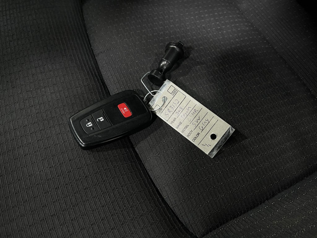 2018 Toyota C-HR Image 35