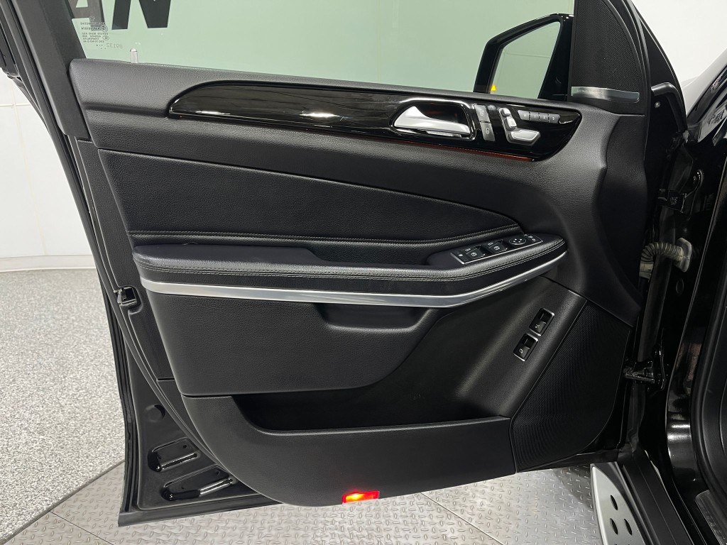 2017 Mercedes-Benz GLS-Class Image 16