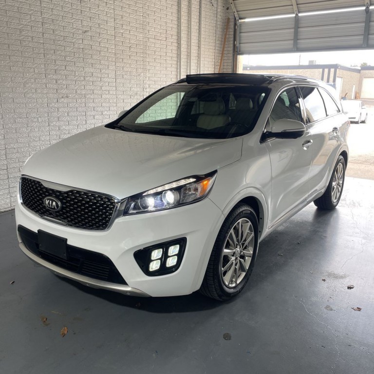 2016 Kia Sorento Image 2
